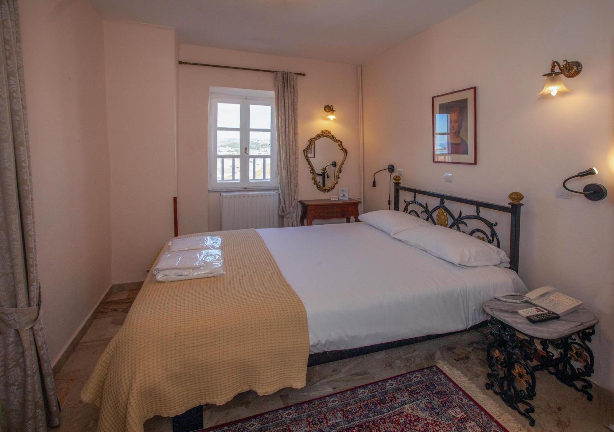 Byron Traditional Hotel Nafplio Room photo