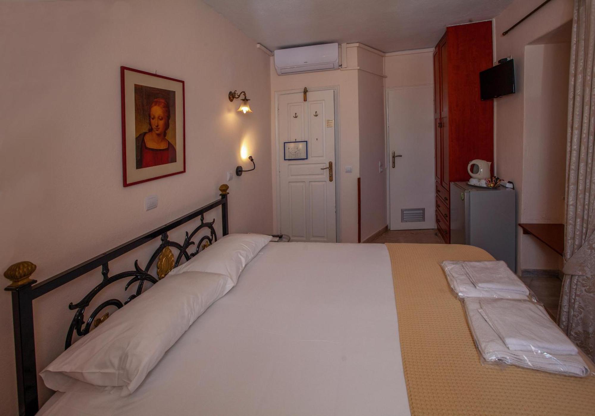 Byron Traditional Hotel Nafplio Room photo