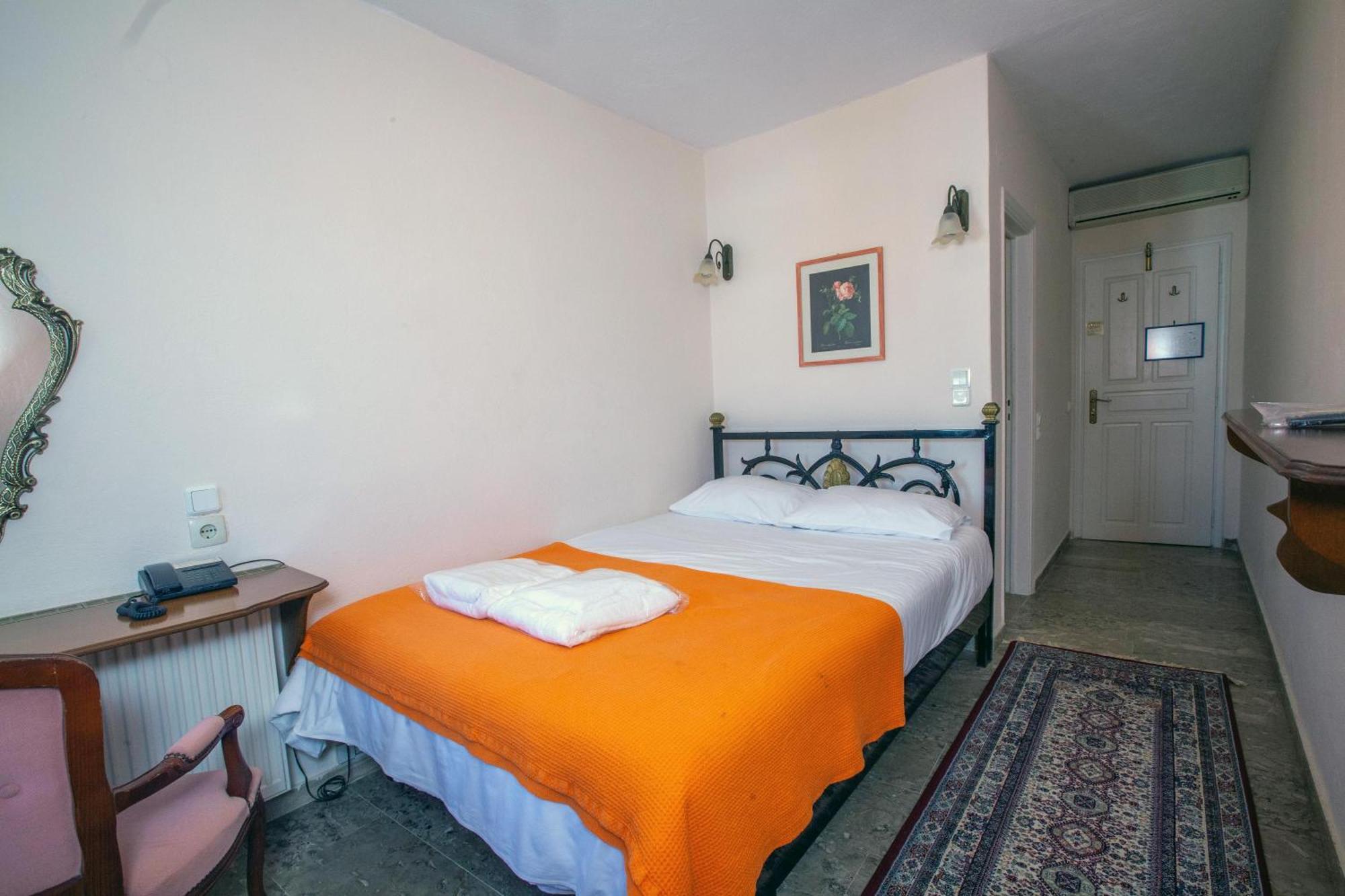 Byron Traditional Hotel Nafplio Room photo