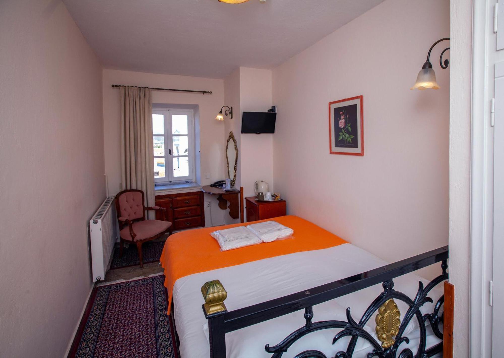 Byron Traditional Hotel Nafplio Room photo