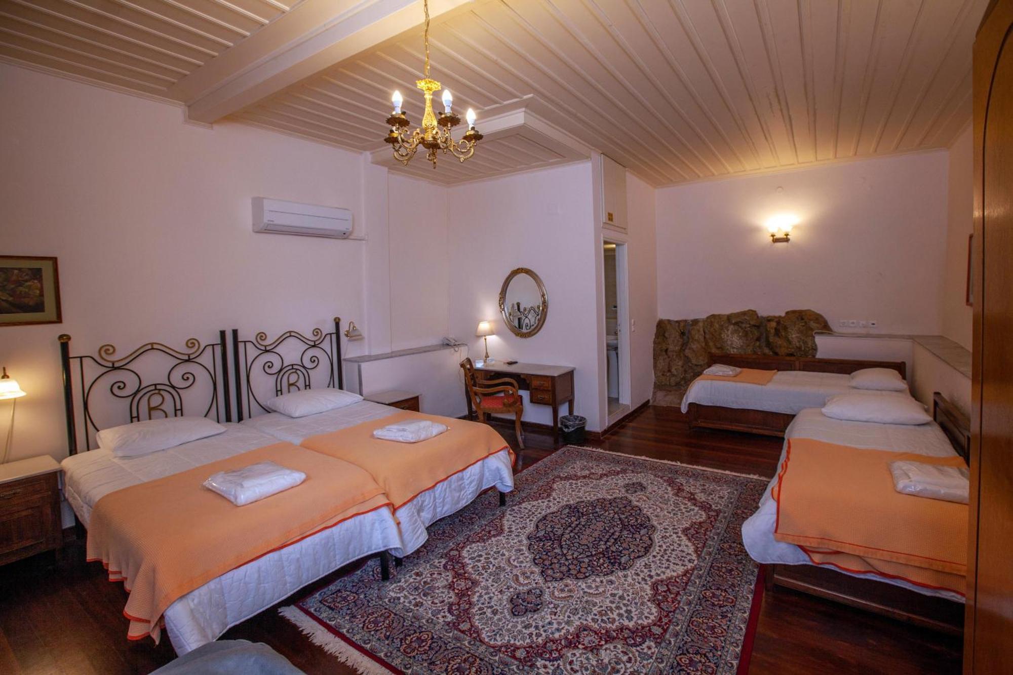 Byron Traditional Hotel Nafplio Room photo