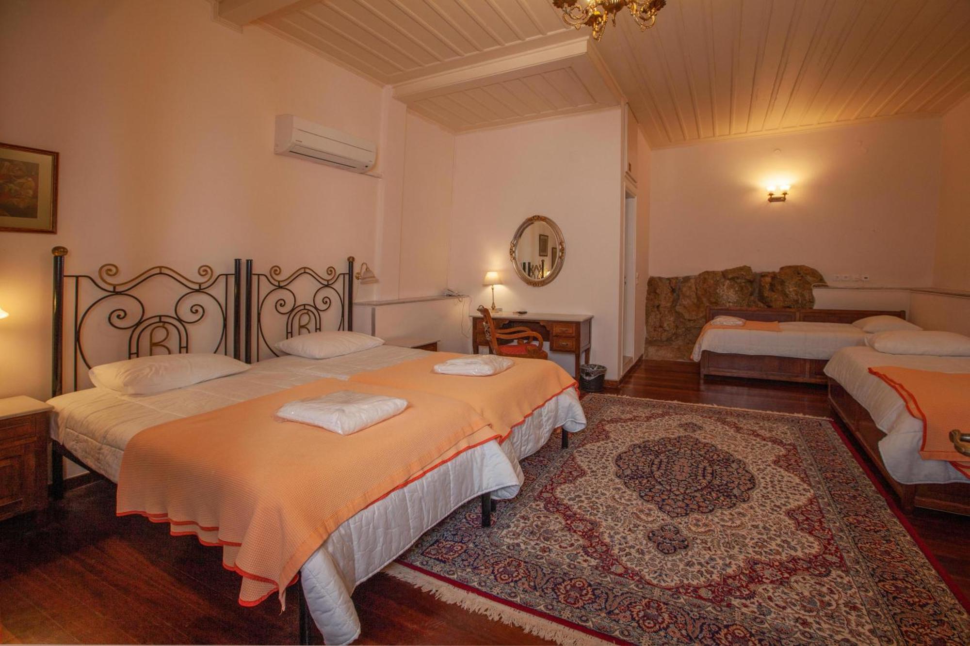Byron Traditional Hotel Nafplio Room photo