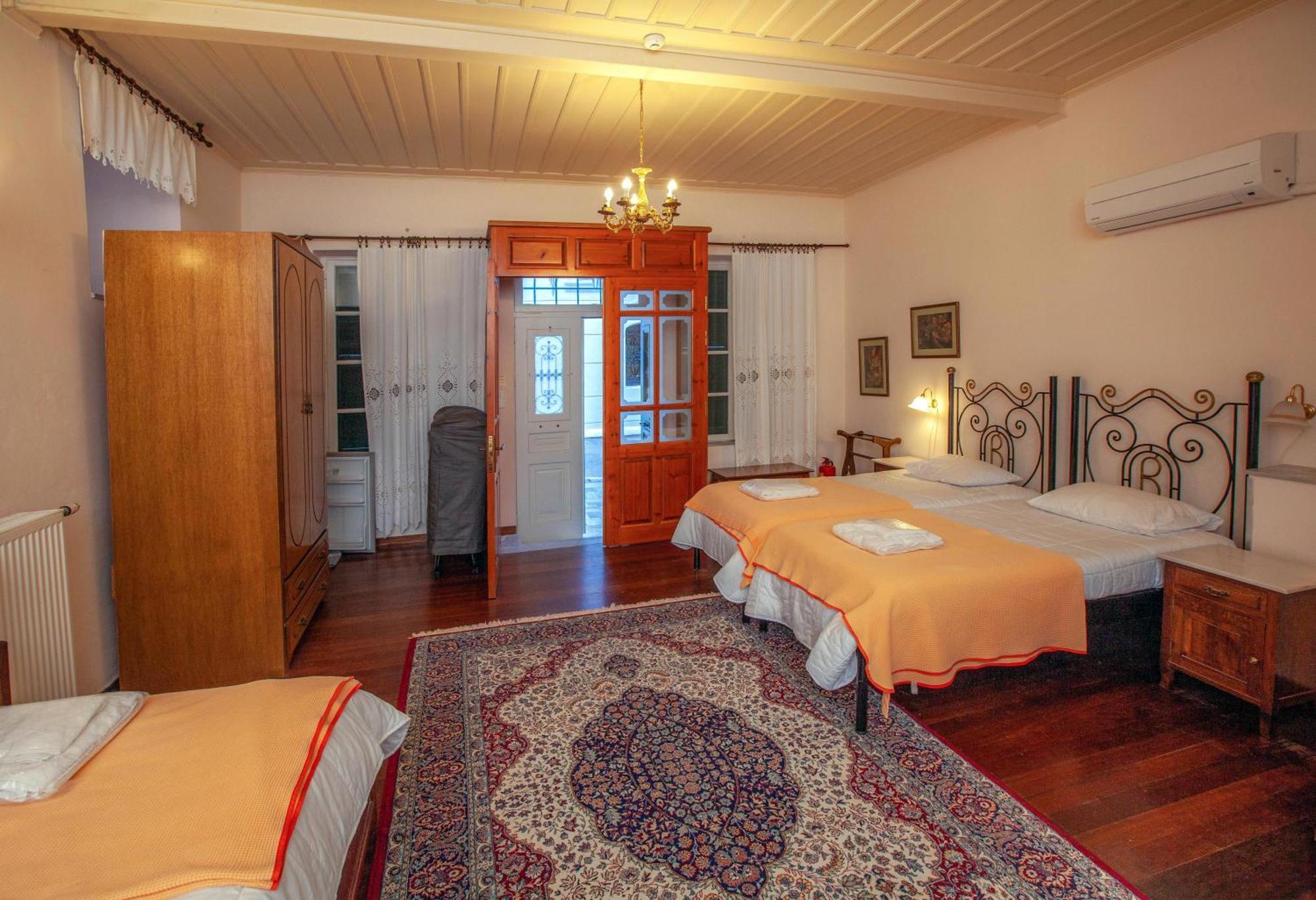 Byron Traditional Hotel Nafplio Room photo